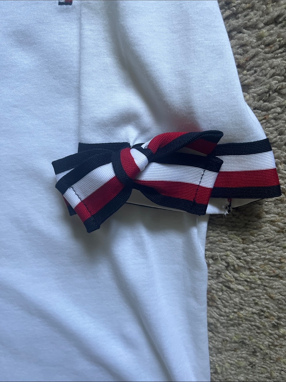 Tommy Hilfiger White Scoop Neck Tee with Red-Navy Ribbon Sleeves NWOT - Picture 3 of 4